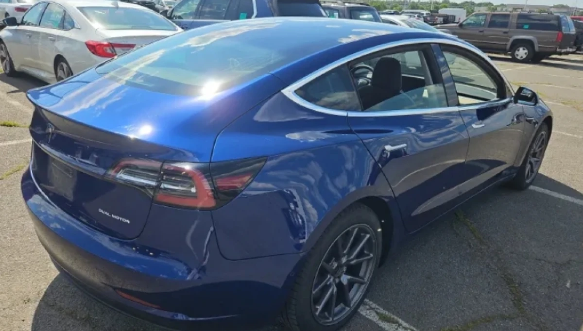 2020 Tesla Model 3 Base - Photo 3