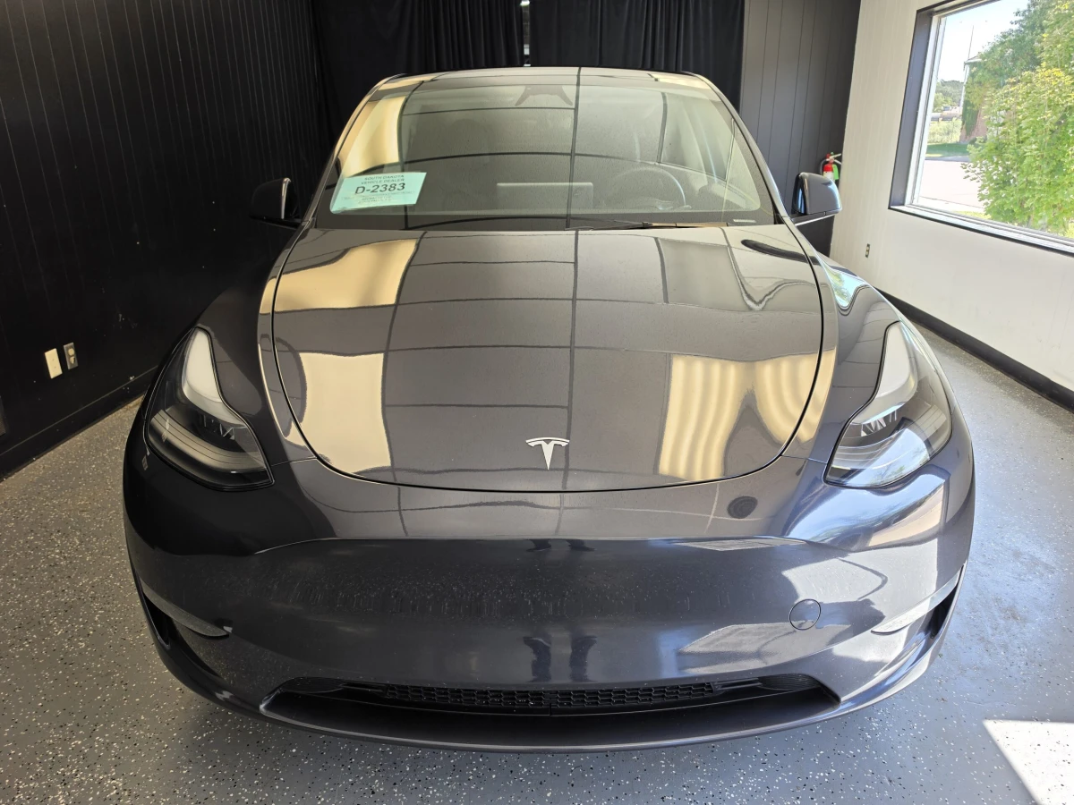 2024 Tesla Model Y Long Range - Photo 2