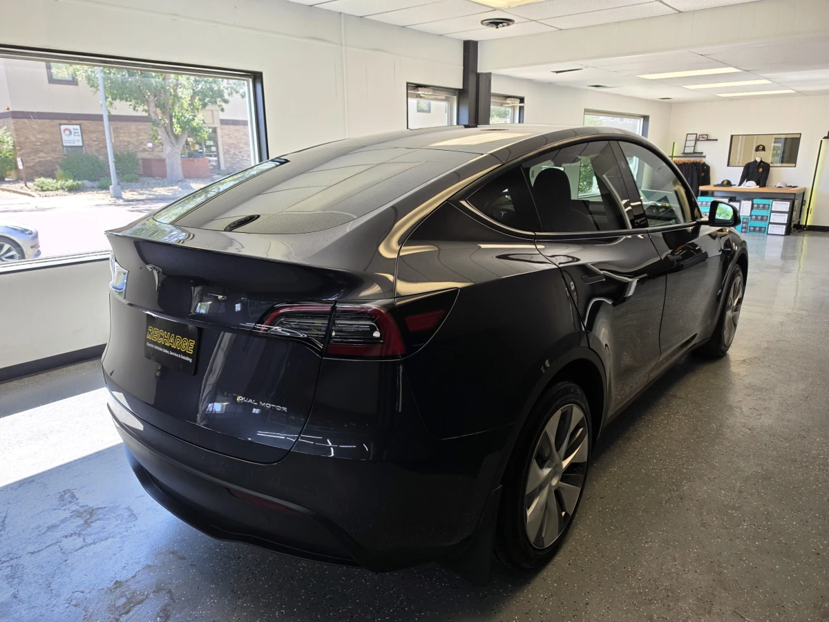 2024 Tesla Model Y Long Range - Photo 4