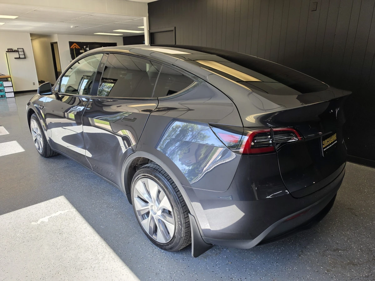 2024 Tesla Model Y Long Range - Photo 6
