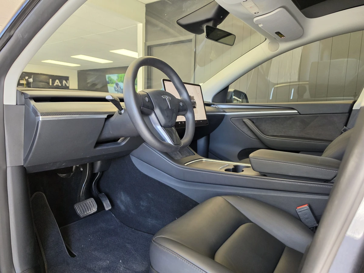 2024 Tesla Model Y Long Range - Photo 7