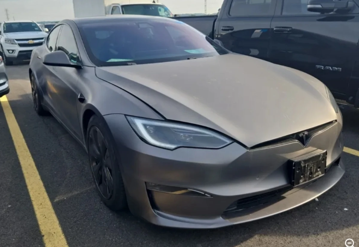 2022 Tesla Model S Long Range - Photo 2