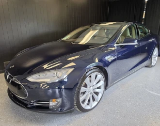 2015 Tesla Model S